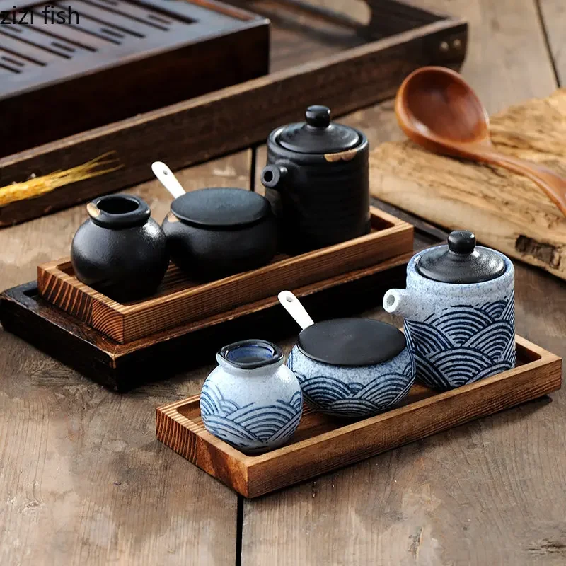 Pot à épices en céramique, salière et poivrière, plateau en bois, boîte d'assaisonnement, outils...